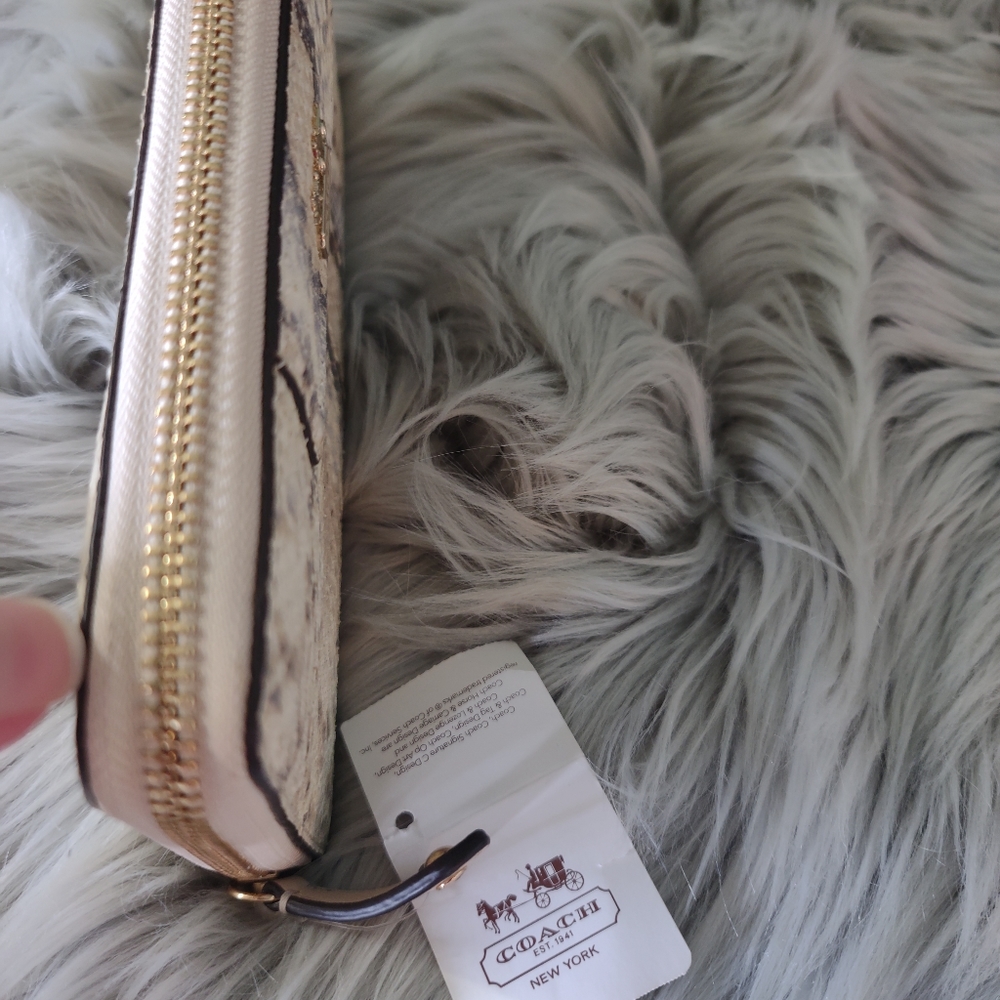 NWT Coach Metallic Cream/Gray Python Wallet - Picture 4 of 6